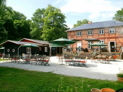照片: Br&amp;uuml;ckenhaus am Schaalsee